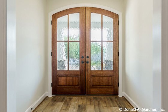 Interior - Entry for Craftsman House Plan #929-1038 - 3 bed, 2 bath