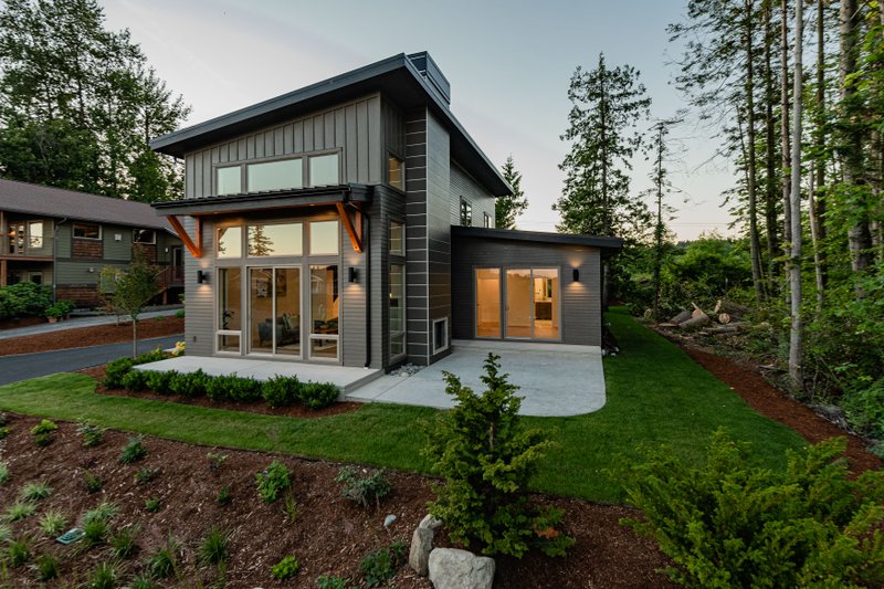 Dream House Plan - Exterior - Front Elevation 10 for Contemporary House Plan #1070-14 - 3 bed, 2.5 bath