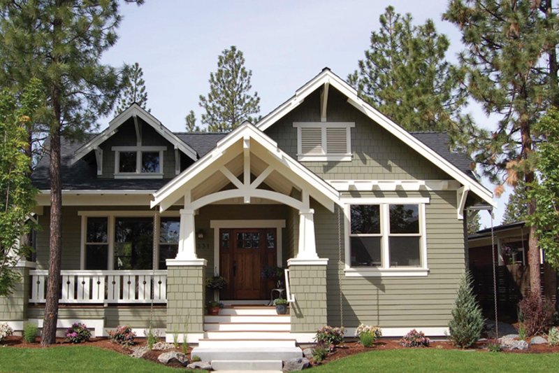 Dream House Plan - Craftsman Exterior - Front Elevation Plan #895-75