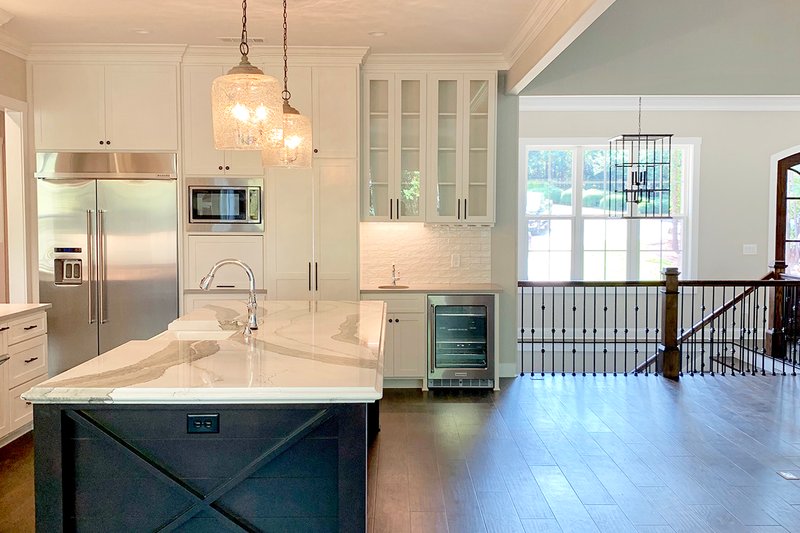 Architectural House Design - Interior - Kitchen 4 for Craftsman House Plan #437-104 - 4 bed, 4 bath