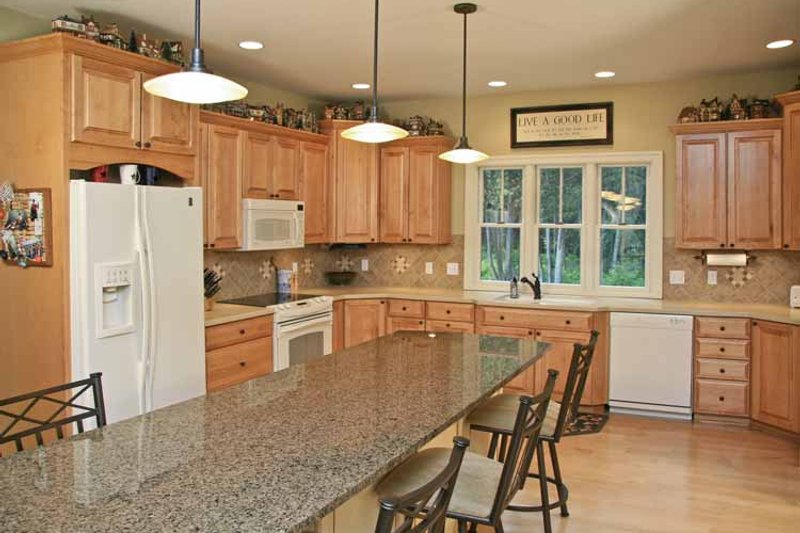 Dream House Plan - Interior - Kitchen for Craftsman House Plan #928-54 - 3 bed, 3.5 bath