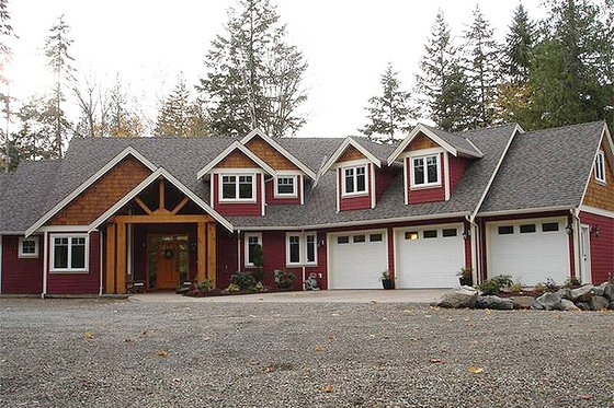 Front View - 2900 square foot Craftsman Home