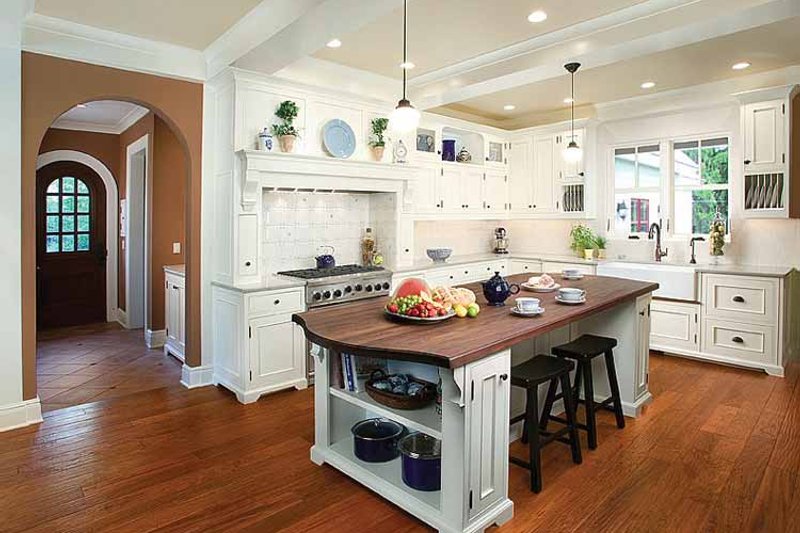 Dream House Plan - Interior - Kitchen for Craftsman House Plan #928-19 - 4 bed, 3.5 bath