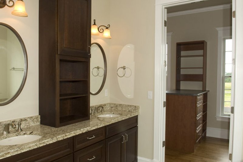 Home Plan - Interior - Master Bathroom for Classical House Plan #137-301 - 4 bed, 4 bath