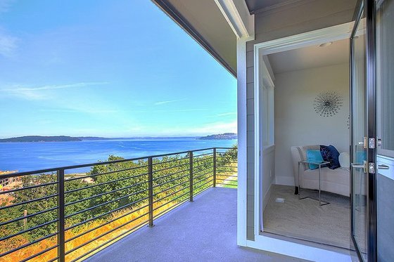 Exterior - Outdoor Living for Contemporary House Plan #569-40 - 4 bed, 4 bath