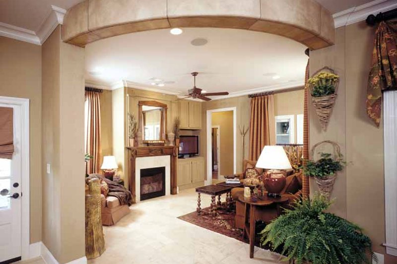 Home Plan - Interior - Family Room for Country House Plan #952-182 - 5 bed, 4 bath