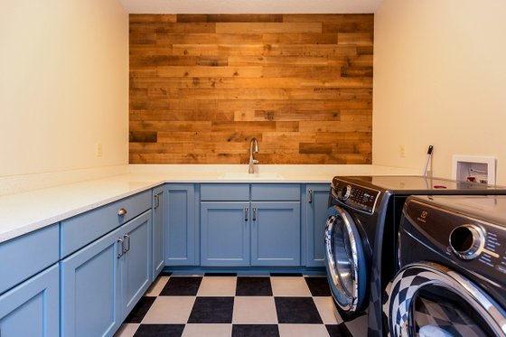 Interior - Laundry for Country House Plan #70-1488 - 5 bed, 4.5 bath