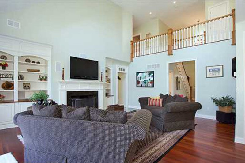 Home Plan - Interior - Family Room for Craftsman House Plan #137-332 - 4 bed, 3.5 bath