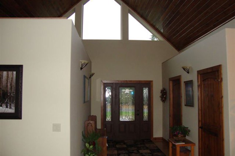 Dream House Plan - Interior - Entry for Contemporary House Plan #117-849 - 3 bed, 2.5 bath
