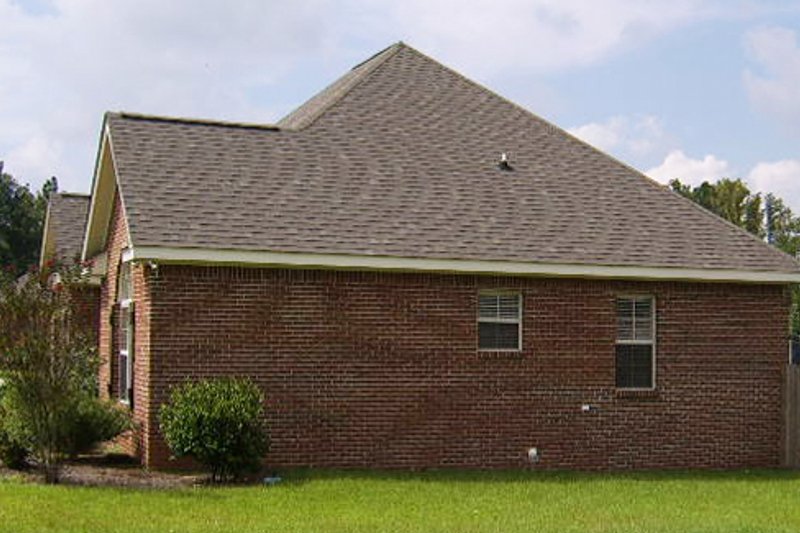 House Plan Design - Photo 4 for European House Plan #21-201 - 4 bed, 3 bath