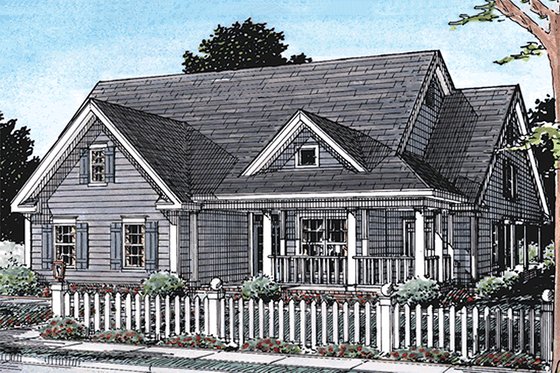 Traditional style home, elevation