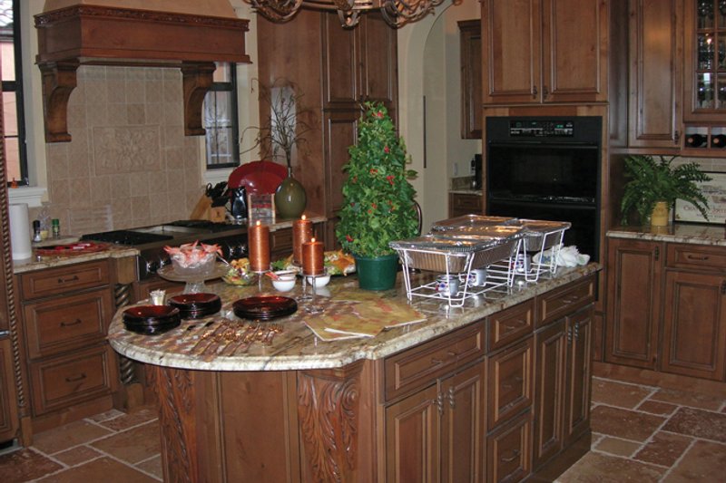 House Plan Design - Interior - Kitchen for Mediterranean House Plan #1058-18 - 3 bed, 4 bath