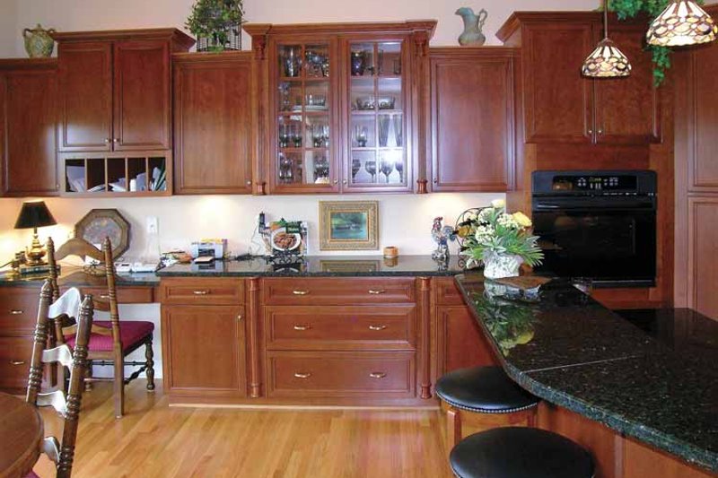 Dream House Plan - Interior - Kitchen 2 for Ranch House Plan #456-81 - 3 bed, 2.5 bath