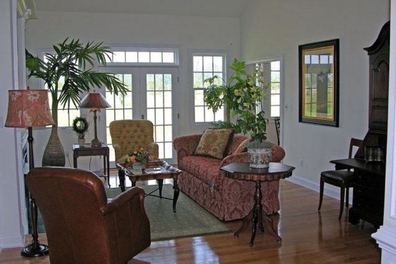 Home Plan - Interior - Family Room for Classical House Plan #137-309 - 4 bed, 3.5 bath