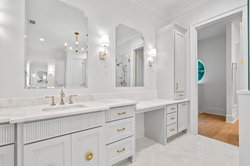 House Plan Design - Interior - Master Bathroom for Southern House Plan #1074-52 - 4 bed, 3.5 bath