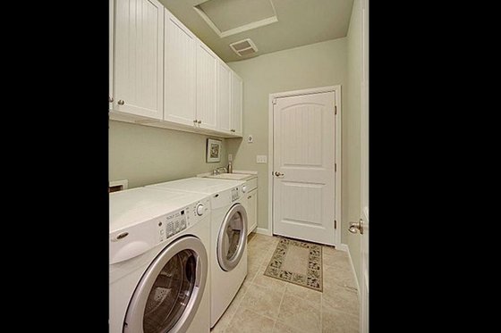 Photo 14 for Craftsman House Plan #132-101 - 2 bed, 2 bath