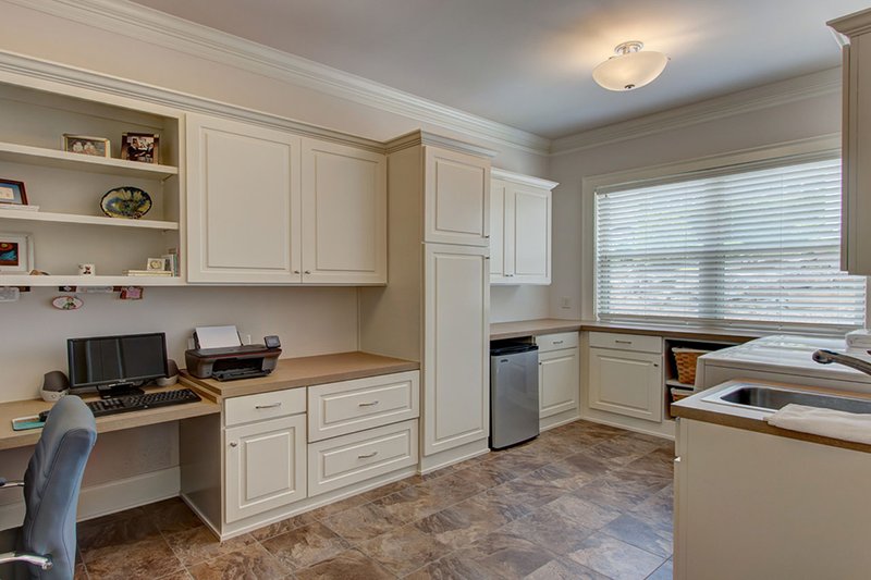 Home Plan - Interior - Laundry for Ranch House Plan #437-89 - 3 bed, 3.5 bath