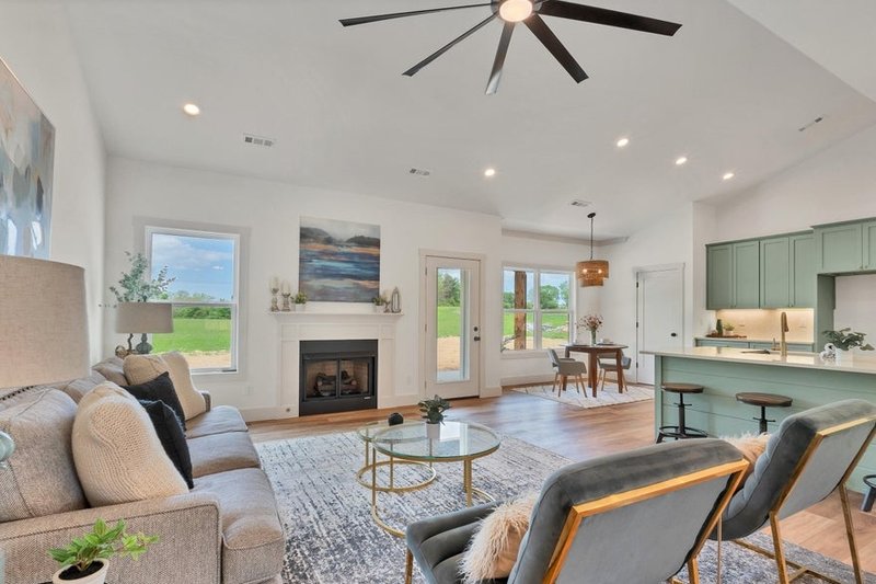 House Plan Design - Interior - Family Room for Ranch House Plan #123-120 - 3 bed, 2.5 bath