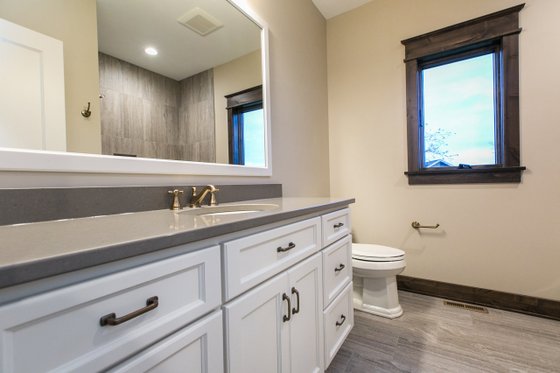 Interior - Bathroom for Ranch House Plan #70-1498 - 4 bed, 3 bath