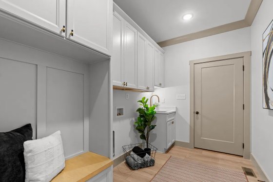 Interior - Laundry for Traditional House Plan #123-123 - 4 bed, 3.5 bath