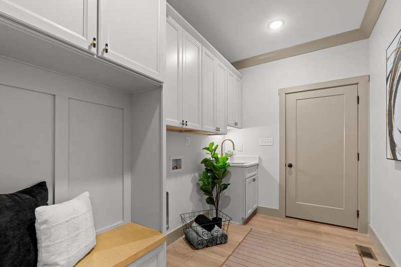 Dream House Plan - Interior - Laundry for Traditional House Plan #123-123 - 4 bed, 3.5 bath
