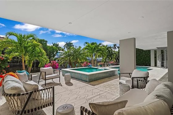Exterior - Outdoor Living 1 for Contemporary House Plan #548-39 - 3 bed, 3.5 bath