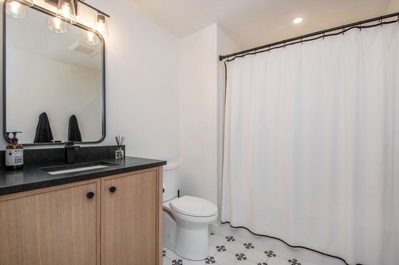 Interior - Bathroom 1 for Contemporary House Plan #928-387 - 3 bed, 3.5 bath