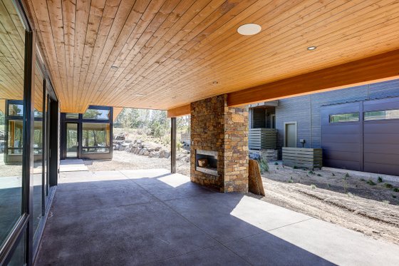 Exterior - Outdoor Living 1 for Contemporary House Plan #892-39 - 4 bed, 4.5 bath