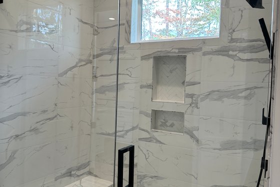 Interior - Master Bathroom 1 for Craftsman House Plan #437-132 - 3 bed, 2.5 bath