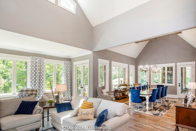 Home Plan - Interior - Family Room 1 for Craftsman House Plan #929-340 - 5 bed, 4 bath