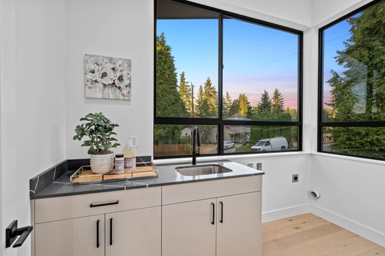 Interior - Bathroom 1 for Contemporary House Plan #1066-261 - 5 bed, 5.5 bath