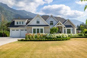 House Blueprint - Craftsman Exterior - Front Elevation Plan #1114-80