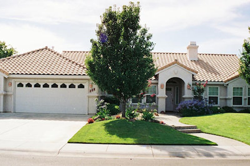 Home Plan - Mediterranean Exterior - Front Elevation Plan #437-11