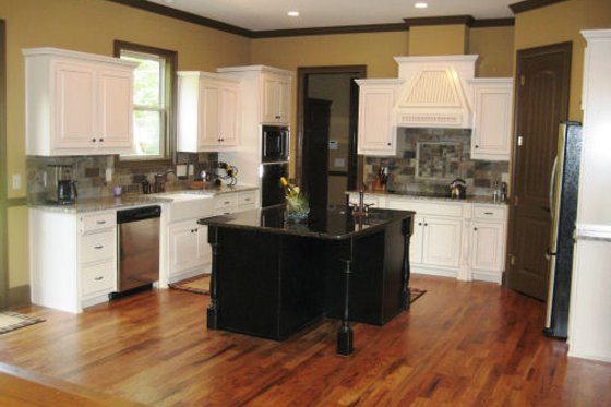 Photo 14 for Craftsman House Plan #437-5 - 4 bed, 3.5 bath