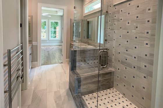 Interior - Master Bathroom 1 for Craftsman House Plan #437-122 - 4 bed, 4 bath