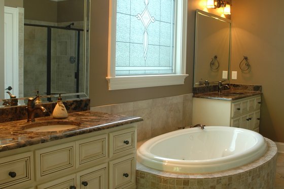Interior - Master Bathroom for Craftsman House Plan #20-1825 - 4 bed, 4.5 bath