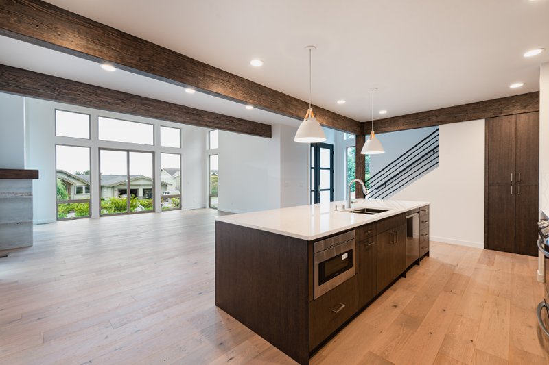 Dream House Plan - Interior - Kitchen for Contemporary House Plan #1070-14 - 3 bed, 2.5 bath