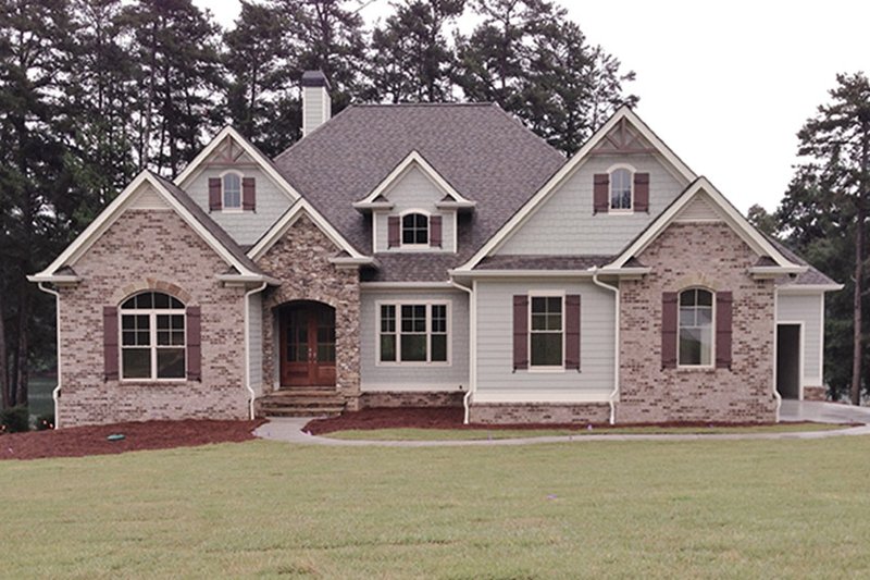 European Style House Plan - 4 Beds 5 Baths 3907 Sq/Ft Plan #437-70