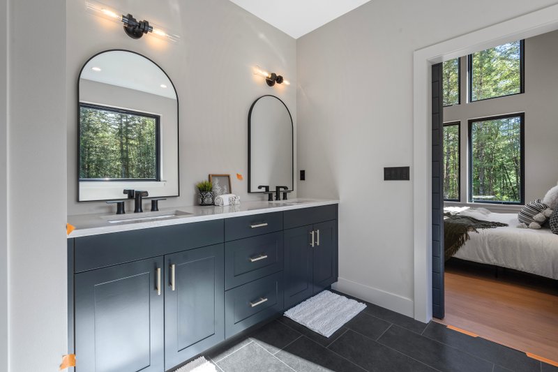 Dream House Plan - Interior - Master Bathroom 2 for Contemporary House Plan #1070-215 - 3 bed, 3 bath