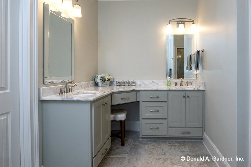 Home Plan - Interior - Master Bathroom for Ranch House Plan #929-1059 - 4 bed, 3.1 bath
