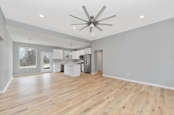 Farmhouse Interior - Family Room Plan #430-209