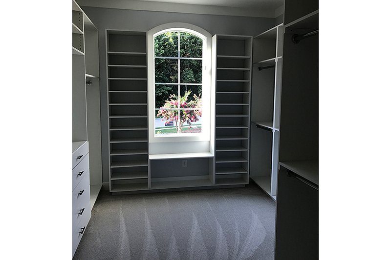 Architectural House Design - Walk-in Closet
