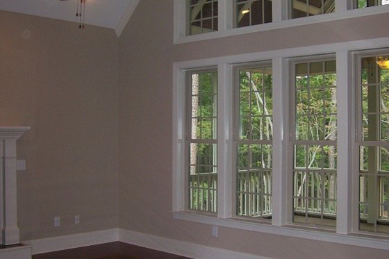 Interior - Family Room for Traditional House Plan #927-6 - 4 bed, 3 bath