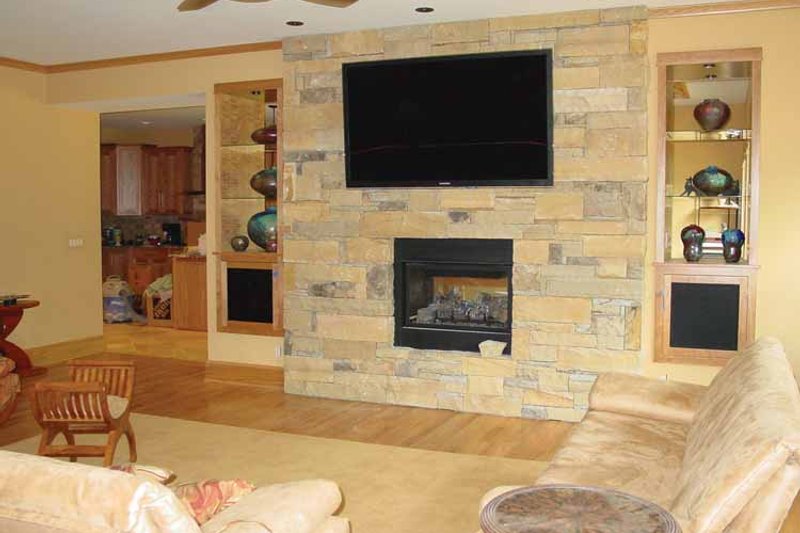 Dream House Plan - Interior - Family Room for Craftsman House Plan #939-12 - 4 bed, 3.5 bath