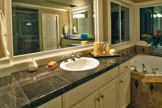 Interior - Master Bathroom for Craftsman House Plan #132-241 - 4 bed, 3.5 bath