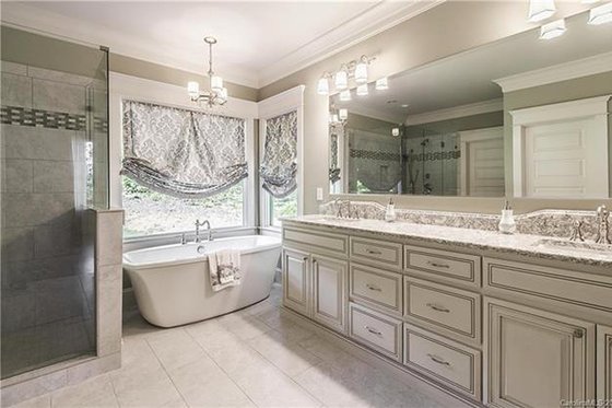 Interior - Master Bathroom for Craftsman House Plan #120-184 - 4 bed, 3.5 bath