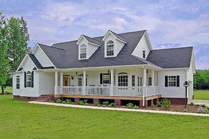 Farmhouse Exterior - Front Elevation Plan #456-6