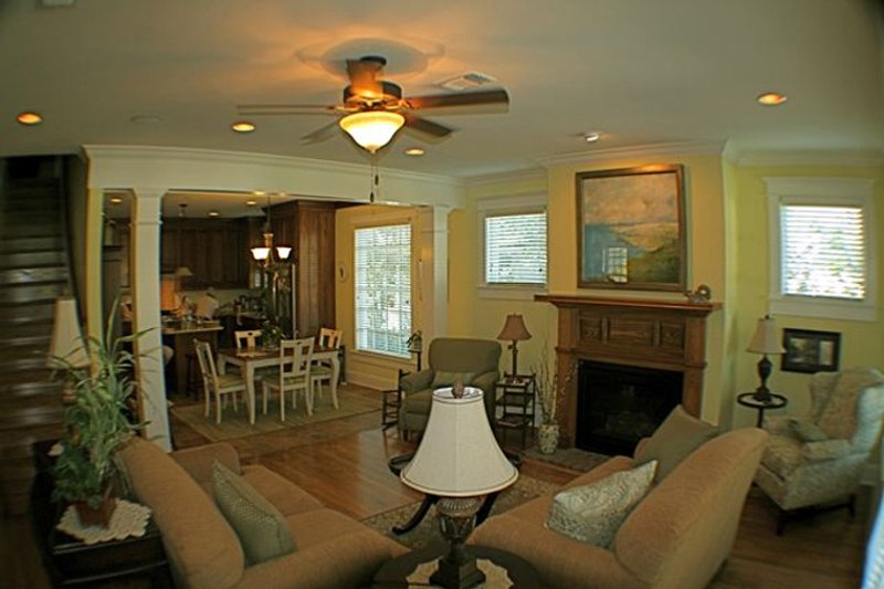 Home Plan - Interior - Family Room for Country House Plan #137-323 - 4 bed, 4 bath