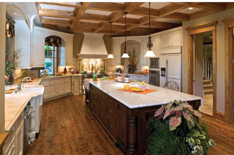 Dream House Plan - Interior - Kitchen 1 for Craftsman House Plan #132-353 - 4 bed, 5 bath