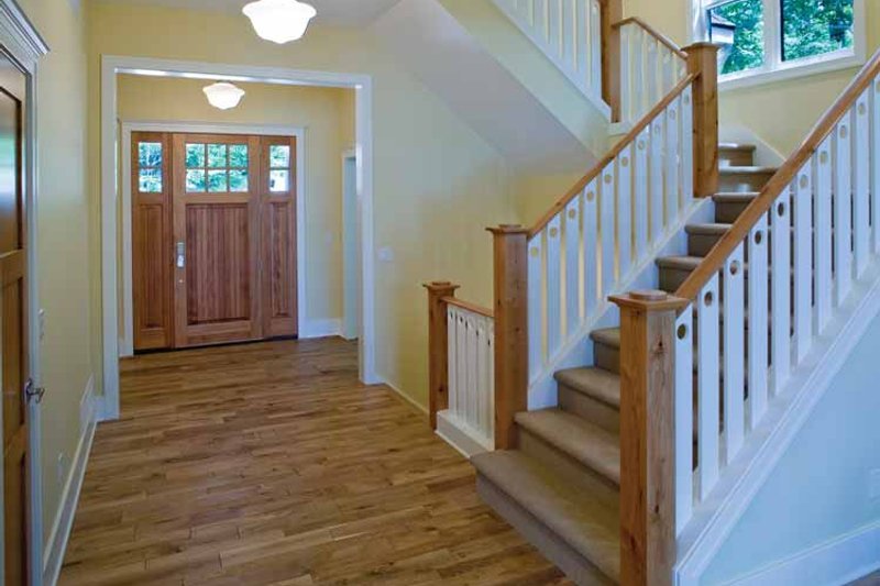 Home Plan - Interior - Entry for Craftsman House Plan #928-71 - 3 bed, 4.5 bath